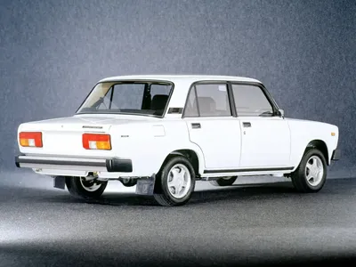 File:Lada VAZ-2105, Odessa,  - Wikimedia Commons