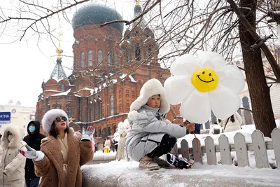 Весенний пейзаж, яркие свежие тюльпаны цветут в знаменитом саду Ханчжоу,  КИТАЙ Стоковое Изображение - изображение насчитывающей листья, празднество:  155789919