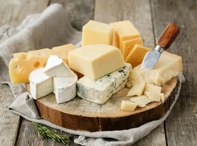 Узнайте какие виды сыров существуют и чем они отличаются
