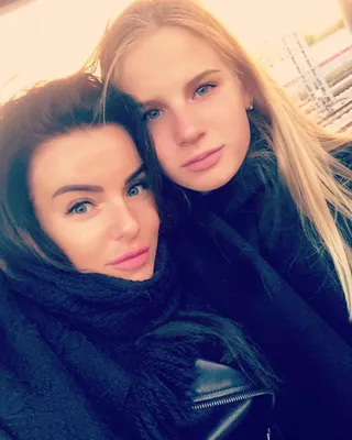 Юлия Волкова: как выглядит взрослая дочь экс-татушки Виктория - фото -  шоубиз | 