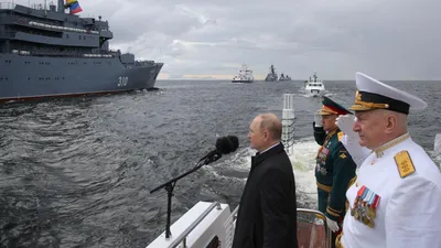 Путин в День ВМФ посетит парад в Санкт-Петербурге: Политика: Россия:  