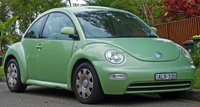 2013 Volkswagen Beetle Convertible debuts at LA Auto Show