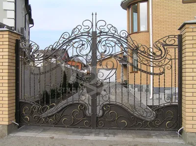 Кованые ворота для загородного дома КВ-013: купить в Москве, фото, цены