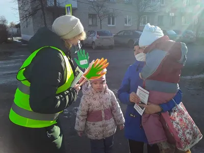 В МБДОУ №12 прошла акция «Возьми ребенка за руку» - Новости - Новости,  объявления - ОГИБДД ОМВД России по Артемовскому району - Государственные  организации информируют - Артемовский городской округ