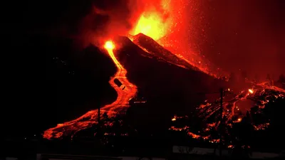 На юго-западе Японии произошло извержение вулкана — РБК