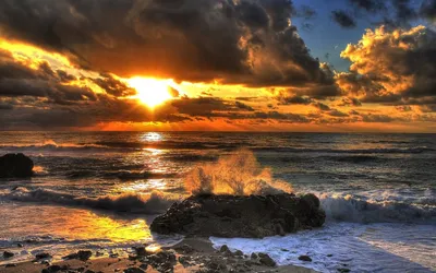 Закат солнца на черном море, 4k, …» — создано в Шедевруме