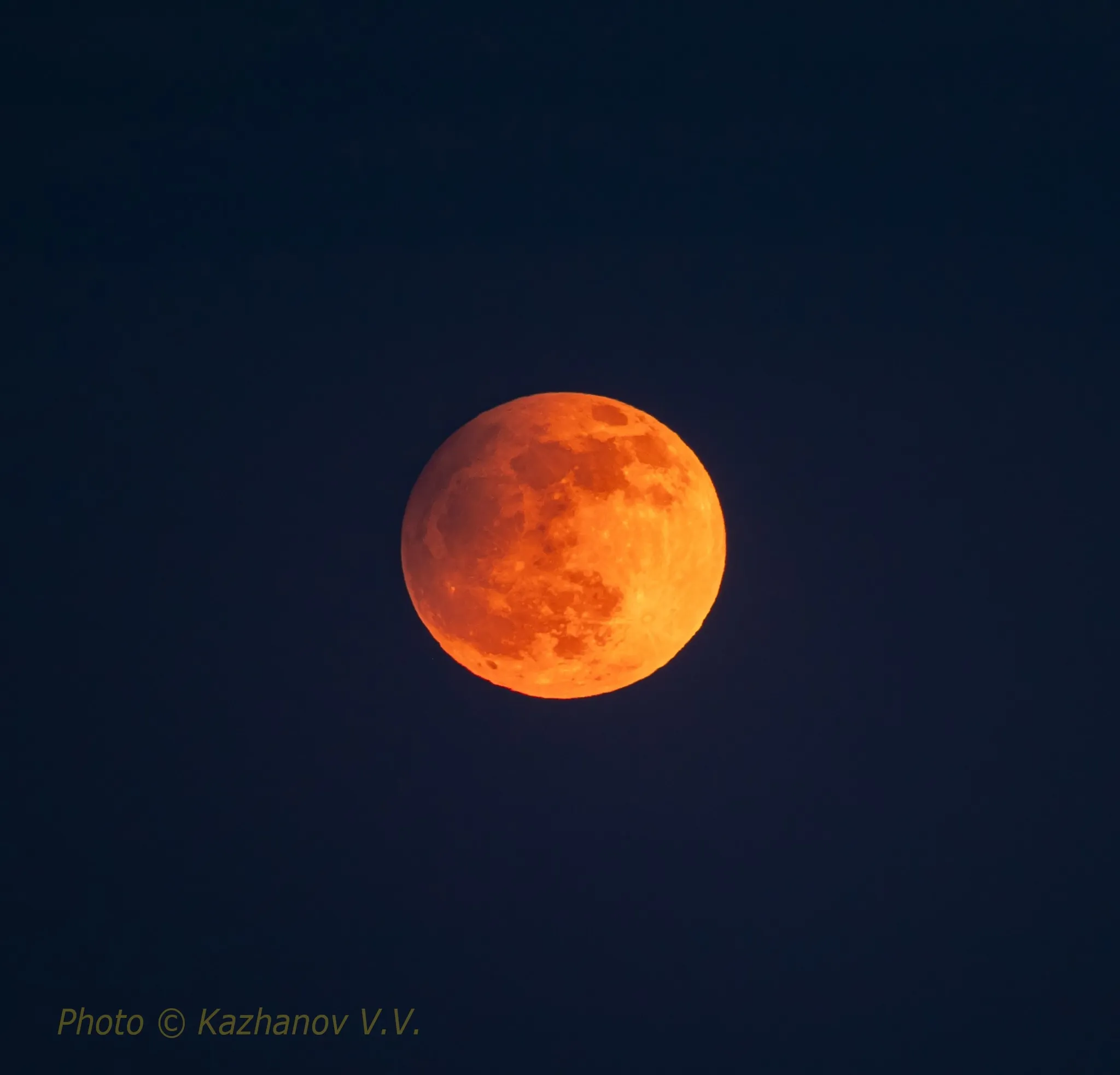 Лунное затмение. Лунное затмение фото. Лунное затмение 5 мая 2023. Фото Луны.