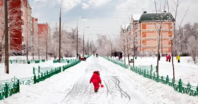 Обои город, вечер, снегопад, зима, улица, здания картинки на рабочий стол,  фото скачать бесплатно