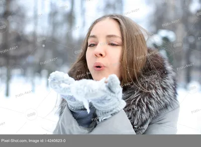 Зимние фотосессии девушек в шубе: фото, изображения и картинки