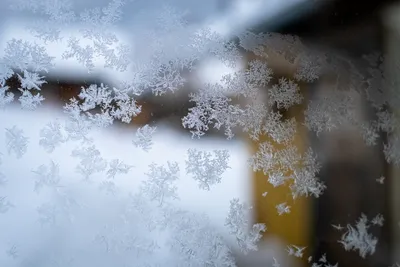 Красивые зимние узоры на окне» — создано в Шедевруме