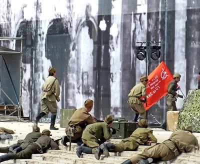История фото Е. Халдея «Знамя Победы над Рейхстагом»