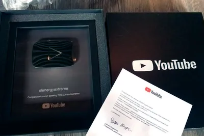 File:YouTube Gold Play Button  - Wikipedia